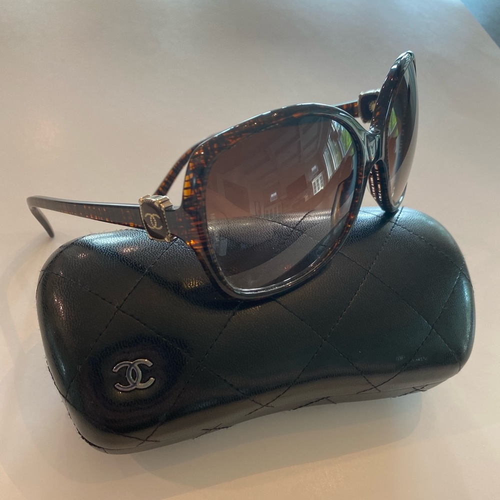 Chanel AUTHENTIC Brown Large Sunglasses